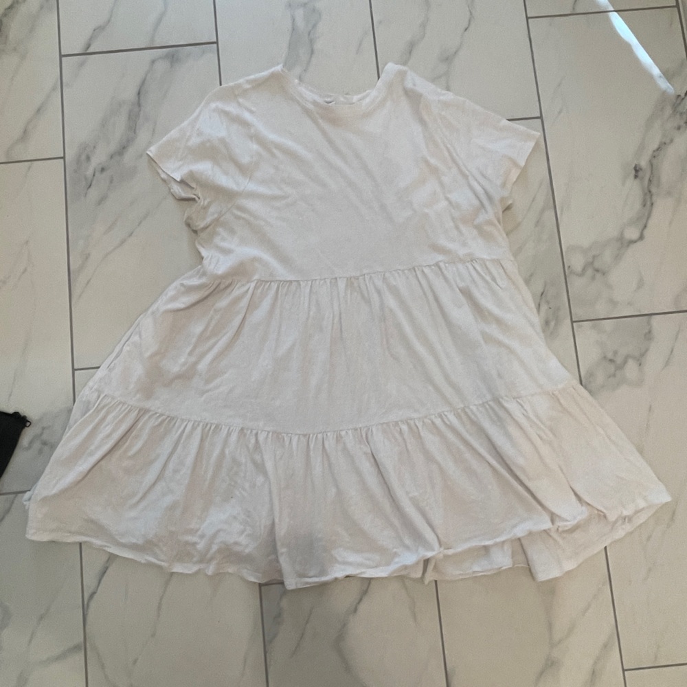 Women’s white Old Navy T-shirt dress